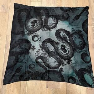 Friendly hunting green garden of Eden cashmere scarf